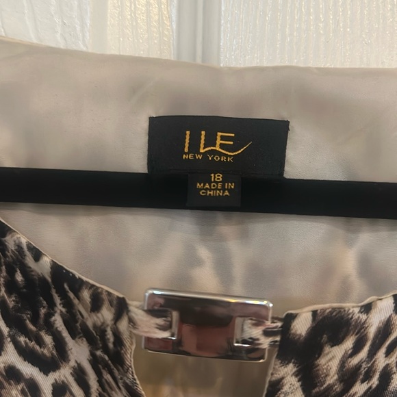 ILE Women’s Dress Size 18 - Picture 2 of 4